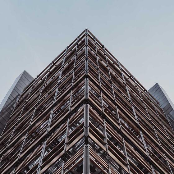 Fachada de um prédio moderno, foto de capa da página do imóvel